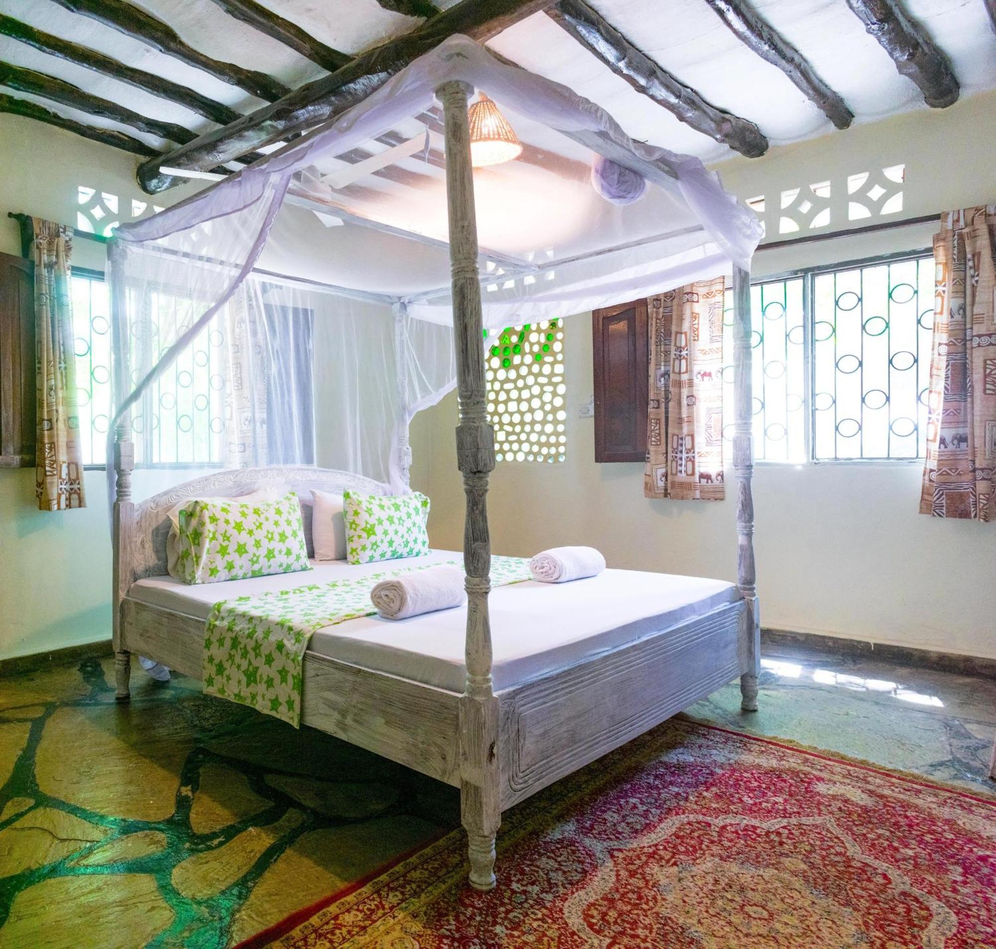 Soul Breeze Beach Resort เดียนีบีช ภายนอก รูปภาพ
