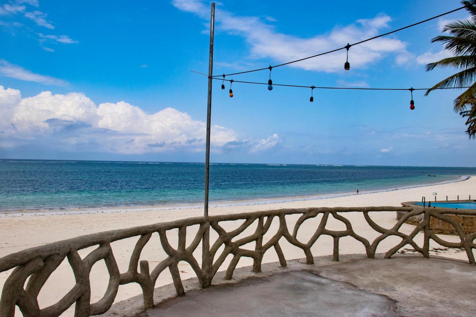 Soul Breeze Beach Resort เดียนีบีช ภายนอก รูปภาพ