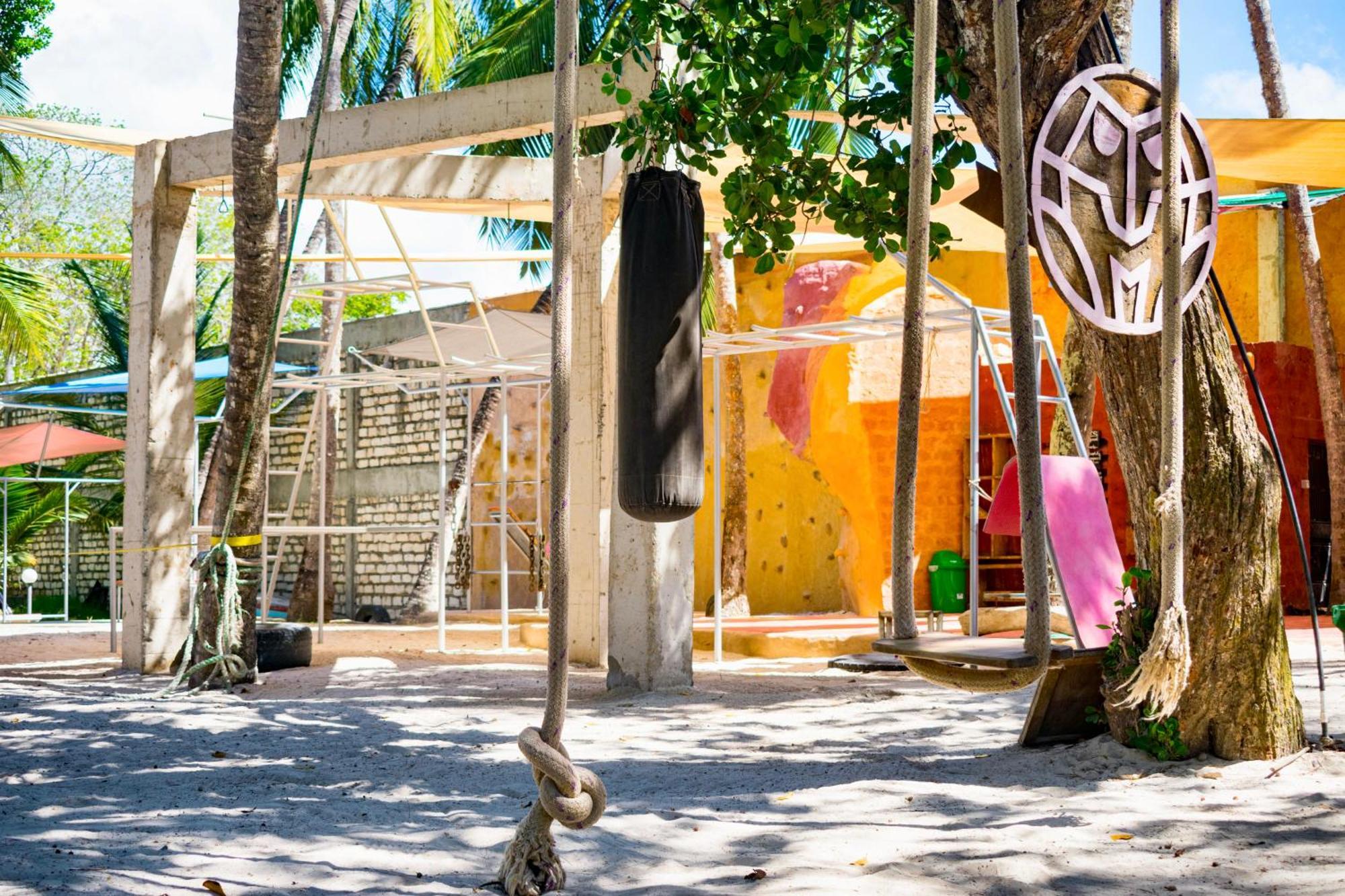Soul Breeze Beach Resort เดียนีบีช ภายนอก รูปภาพ